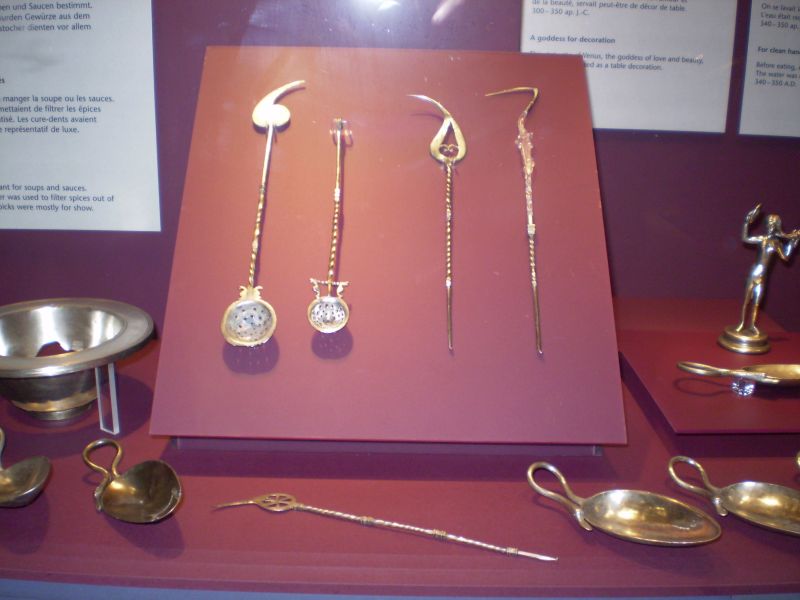 Musee Tresor argenterie,cure dents.jpg